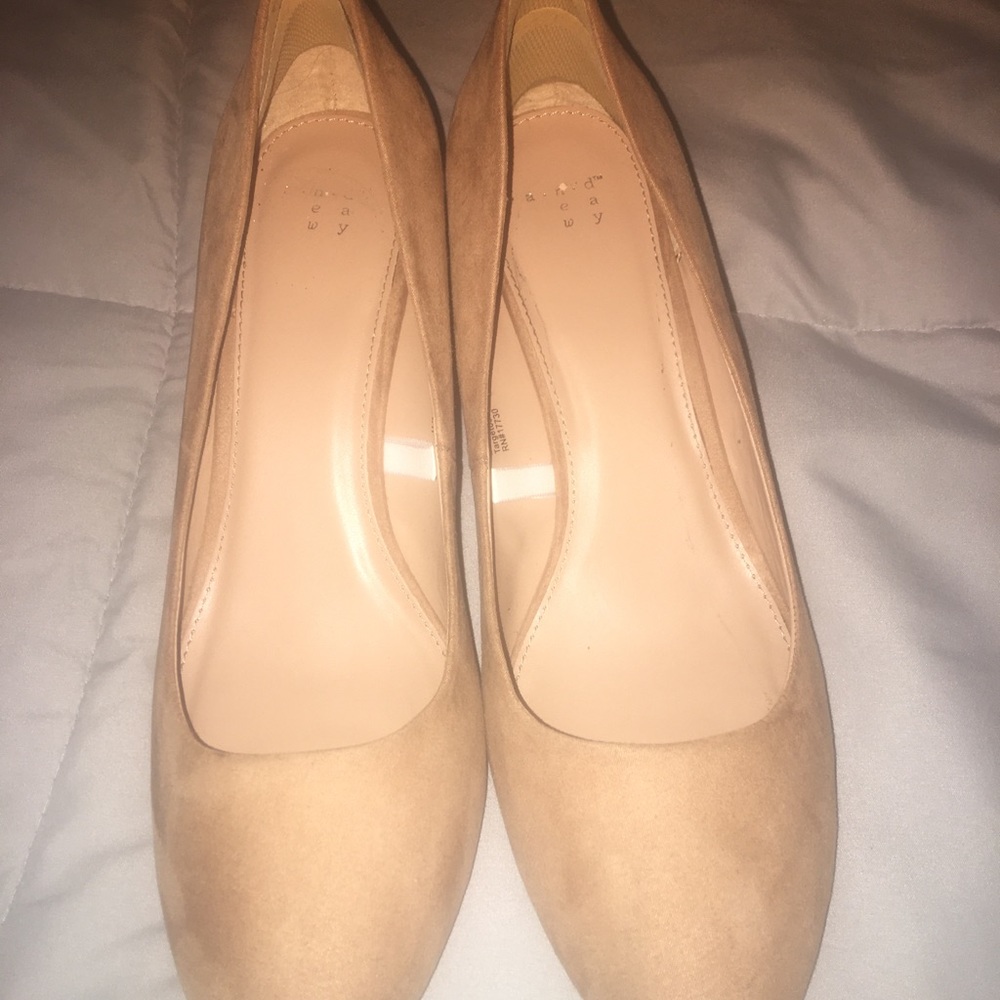 A new day wedges 12W